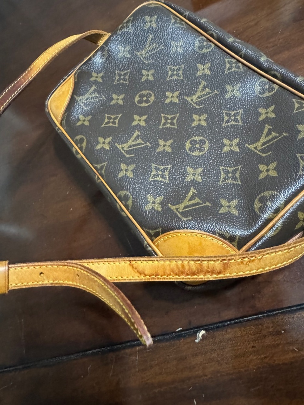 Authentic Louis Vuitton Crossbody Purse - Picture 8 of 9